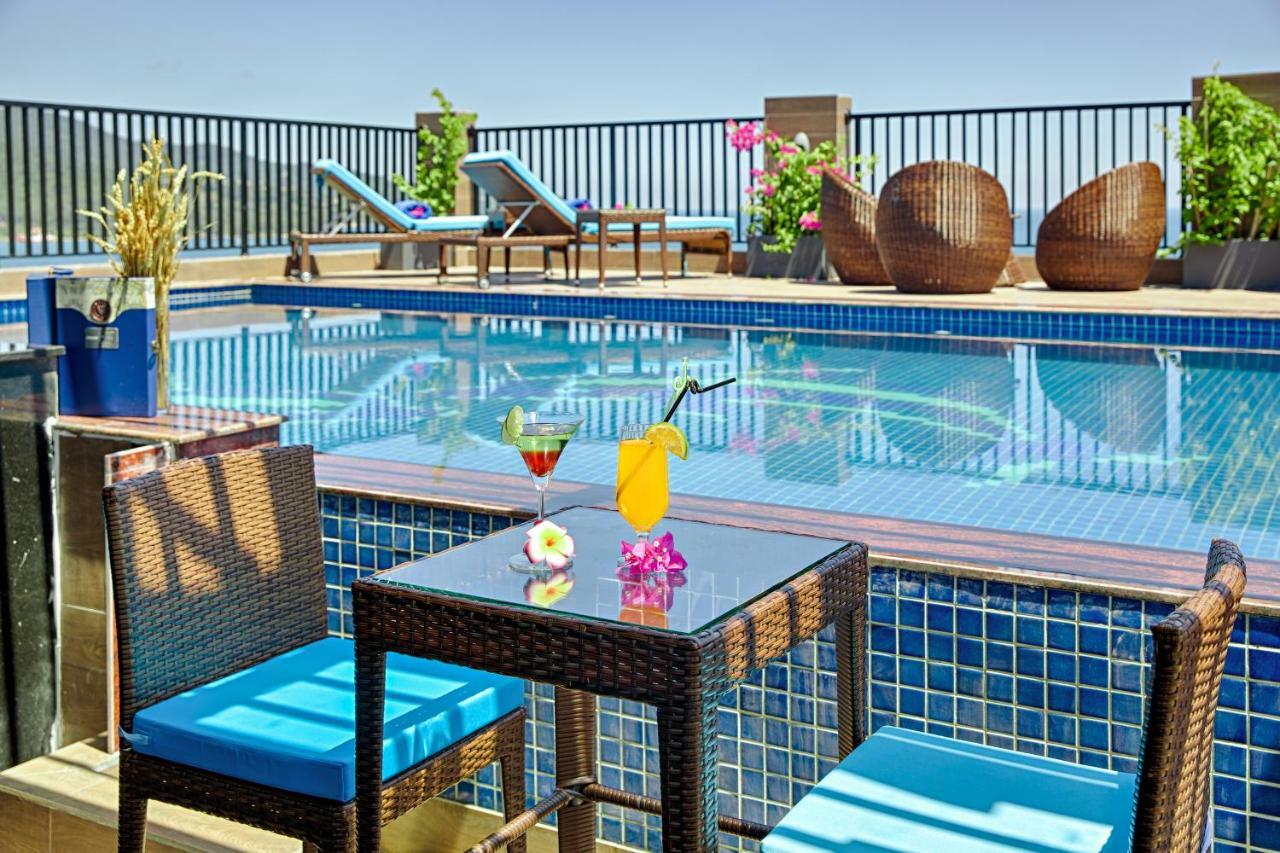Seashore Hotel & Apartment Дананг Екстер'єр фото